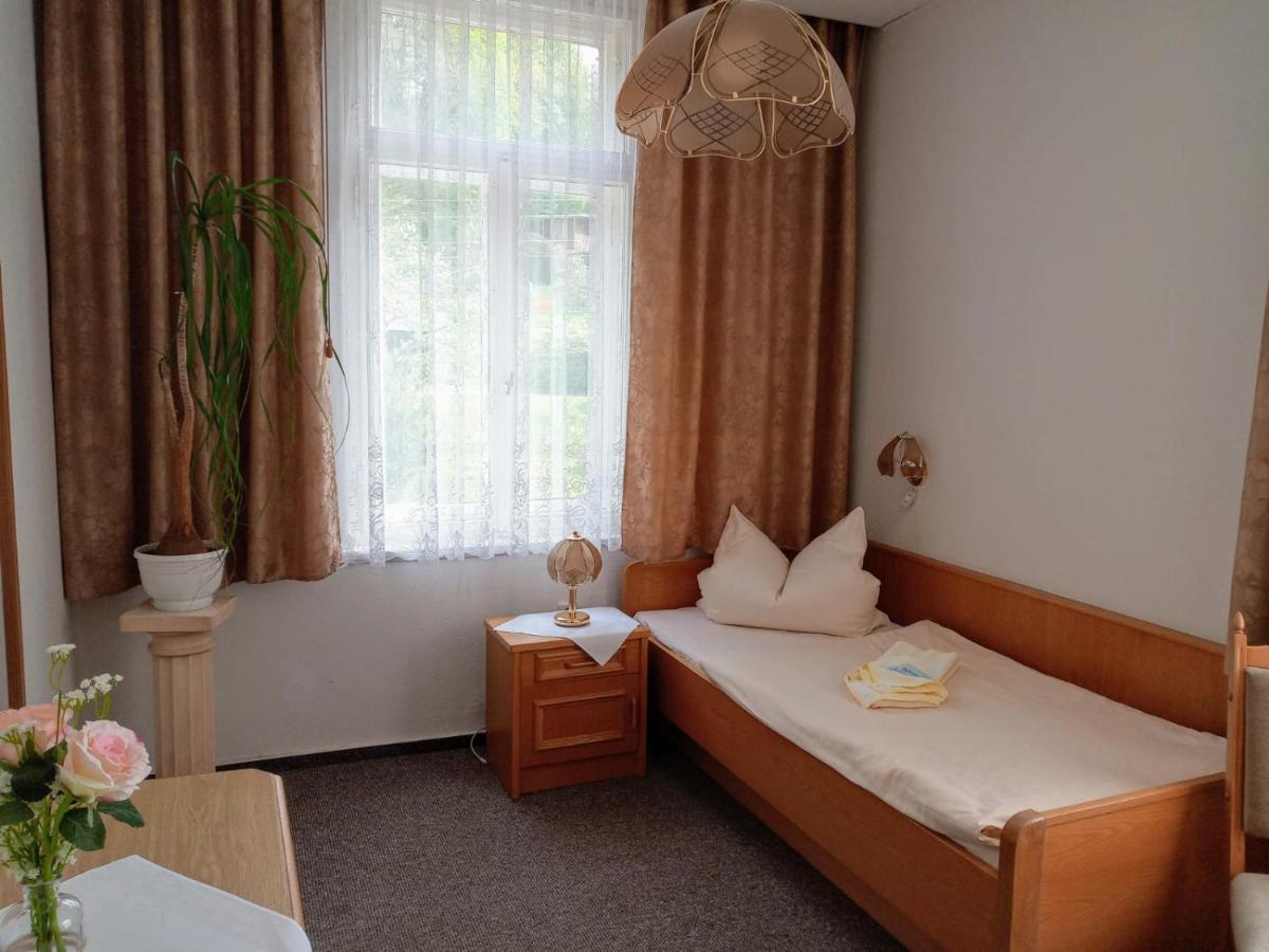 Cafe Zur Talsperre Hotell Chemnitz Rum bild